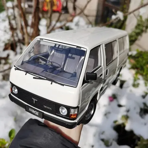 Kyosho  1/18 Toyota Hiace - A Pedido_exkarg 6
