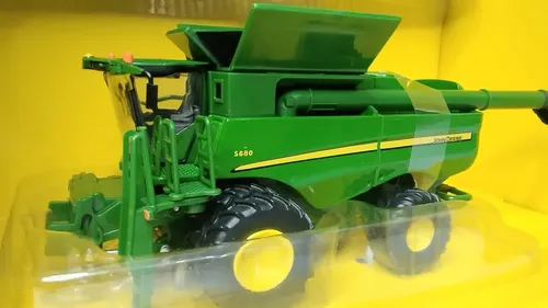 Cosechadora Miniatura John Deere S680 Prestige 1/64, Color Verde 4