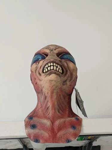 Máscara De Alíen Garo Extraterrestre Nightmare Makers Color Rosa 9