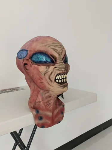 Máscara De Alíen Garo Extraterrestre Nightmare Makers Color Rosa 6