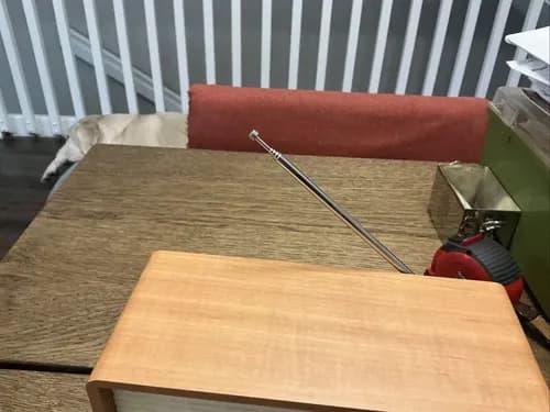 Radio De Mesa De Madera Con Altavoz Bluetooth - A Pedido Crema 3