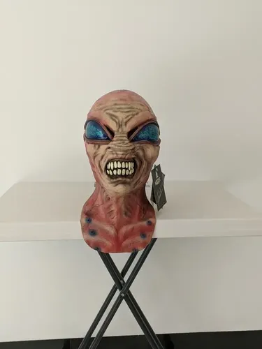 Máscara De Alíen Garo Extraterrestre Nightmare Makers Color Rosa 3