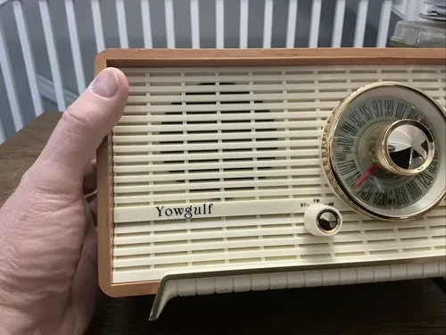 Radio De Mesa De Madera Con Altavoz Bluetooth - A Pedido Crema 2